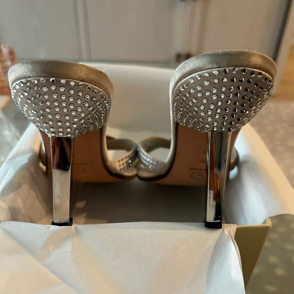 Vintage St. John crystal sandal size 10